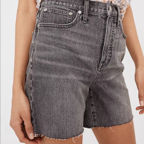 Madewell High-Rise Mid-Length Denim Shorts in Brayton Wash - Picture 2 of 4